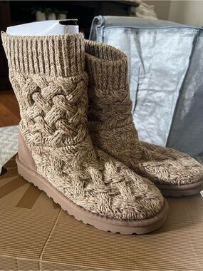 Women's UGG Knit Cable Ankle Boots - Tan